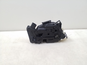 Skoda Superb (2008–2015) Rear side door lock - 3