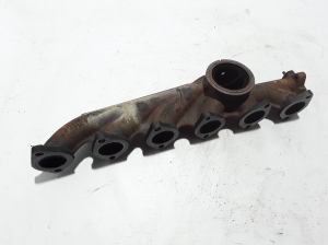   Exhaust manifold 