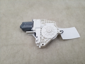   Hinterer Seitentür-Fensterhebermotor  - 8K0959811A 