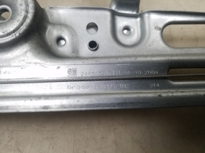 Opel Vectra C (2002–2008) Aizmugurējo durvju logu pacēlājs 24451524 - 2