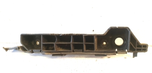 Front bumper bracket - 86515-2B000
