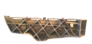 Rear bumper bracket - 6410A692