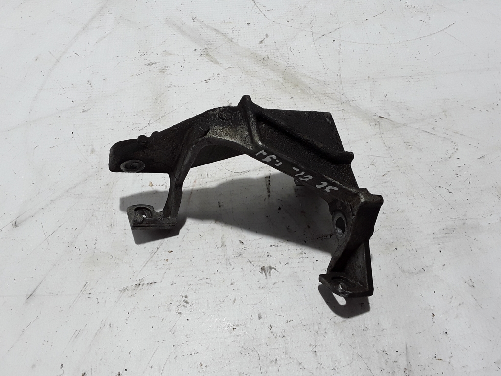 RENAULT Scenic 1 generation (1996-2003) Fuel pump bracket 7700115681 22444190