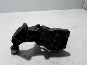 RENAULT Scenic (1996–2003) Ģeneratora kronšteins 7700113574 - 2