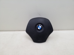 Steering wheel airbag - 6779829