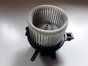 Heater blower motor - 5P1330100