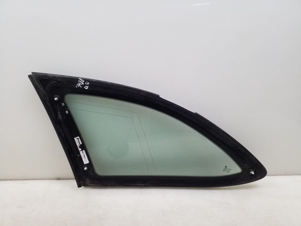SKODA Superb 2 generation (2008-2015) Right side rear body window 25064693