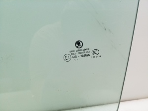 Skoda Superb (2008–2015) Fenster Scheibe Tür vorne - 4