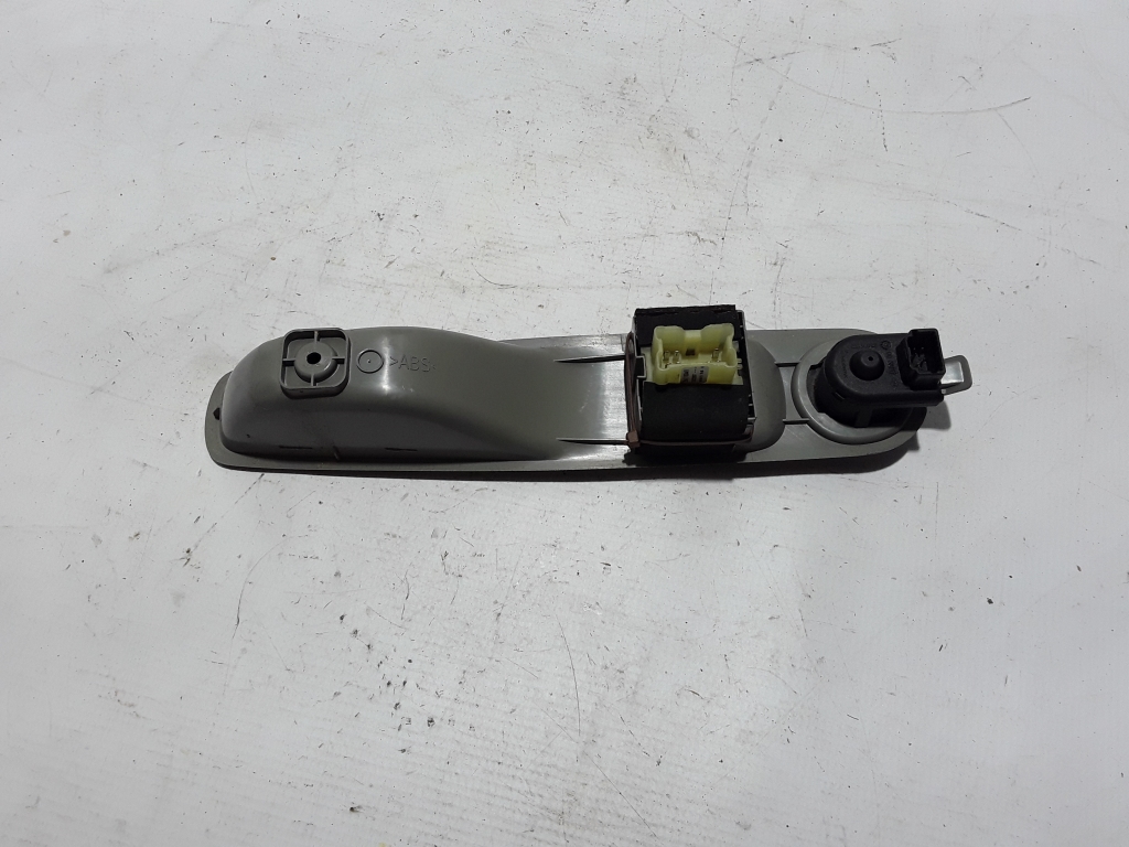 RENAULT Zoe 1 generation (2012-2023) Front Right Door Window Switch 254118044R 22444154