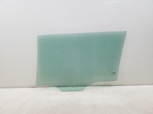 Opel Vectra C (2002–2008) Rear side door glass - 2
