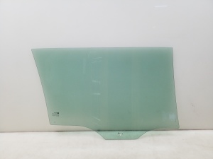 Opel Vectra C (2002–2008) Rear side door glass - 3