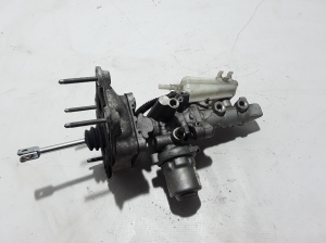  Master cylinder 