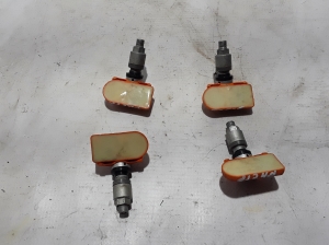 Chrysler Pacifica (2016–2026) Tire pressure sensor 1010862A - 2