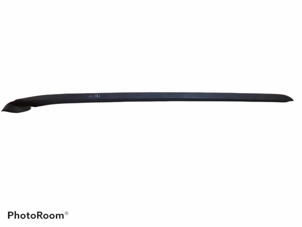 Used Hyundai i30 Windscreen strut outer 861322L000