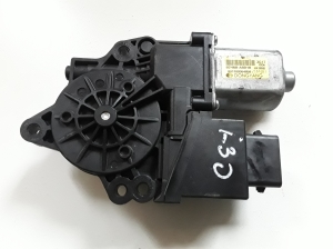 Front door window regulator motor - 617012501