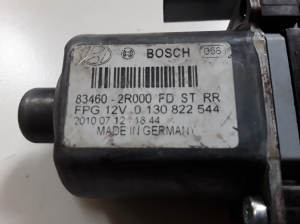 Hyundai i30 (2011–2017) Rear side door window regulator motor 834602R000 - 2