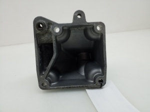  Engine holder 