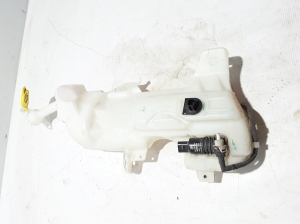  Windscreen washer tank front 