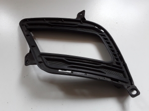 Front bumper fog lamp cover - 865631H500