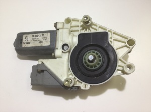 Hinterer Seitentür-Fensterhebermotor - 9632243280
