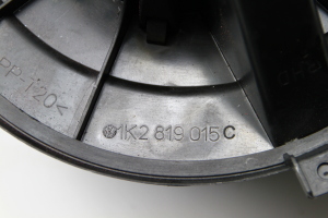 Volkswagen Passat B7 (2010–2014) Salongi puhuri mootor 1K2819015C - 3