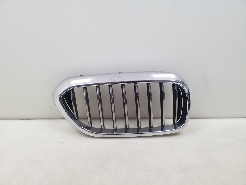 BMW 5 Series G30/G31 (2016-2023) Front Upper Grill 7383520 25065643