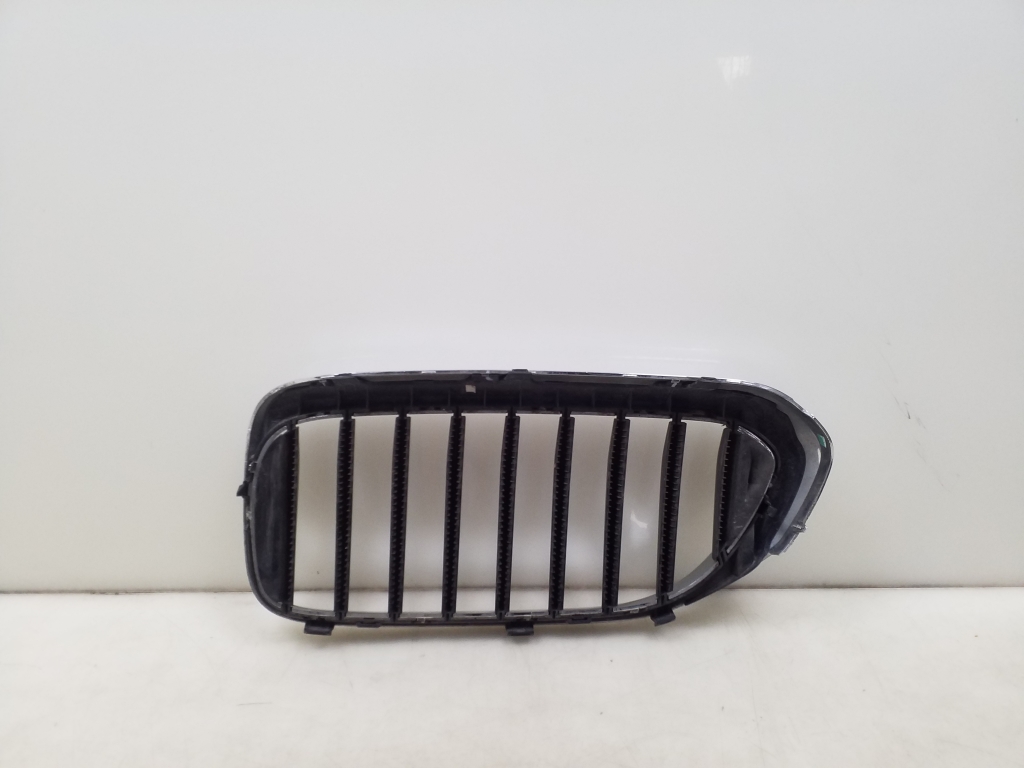 BMW 5 Series G30/G31 (2016-2023) Front Upper Grill 7383520 25065643