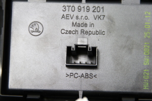 Skoda Superb (2008–2015) Interior clock 3T0919201 - 4