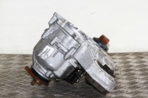 BMW X5 F15 (2013–2018) Transfer case and its parts 8643151 - 3