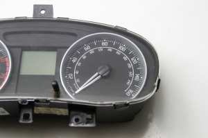Skoda Fabia MK 2 (2007–2014) Instrument cluster 5J0920910B - 3