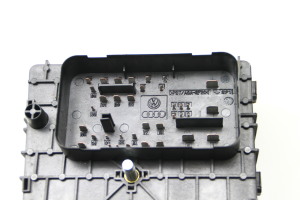 Volkswagen Passat B7 (2010–2014) Kaitsmekarp salongis 3C0937125 - 4