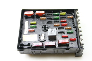 Drošinātāju kaste salonā - 3C0937125