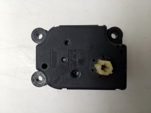 VOLVO S80 I (1998–2006) Stellmotor Heizungsklappe BEHR38249 - 3