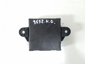  Rear side door control unit 