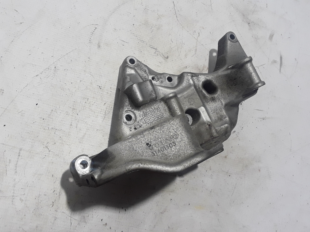 VOLVO XC90 2 generation (2014-2024) Alternator bracket 31401103 22445130