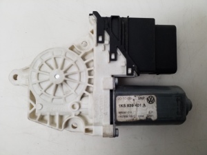 Rear side door window regulator motor - 1K5839401A 
