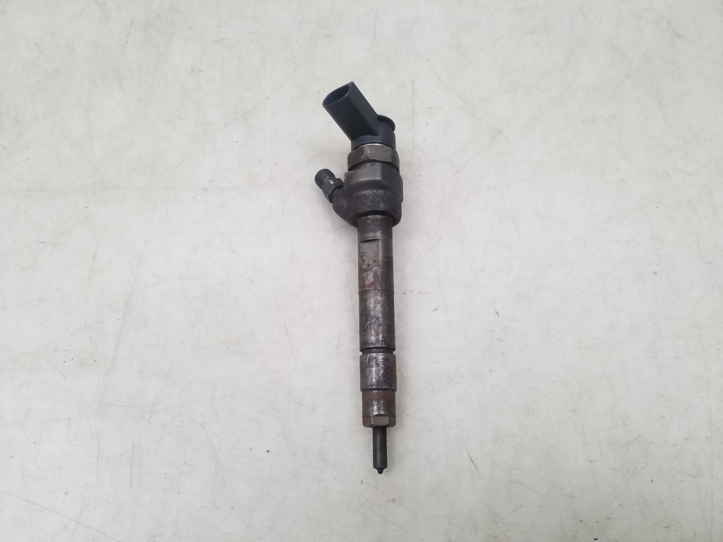 Used BMW 1 SERIES Fuel injector 7798446