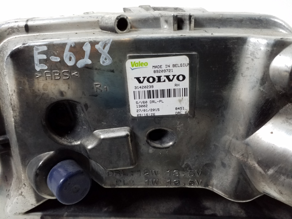 VOLVO S60 2 generation (2010-2020) Feu antibrouillard avant droit 31420239 21027883