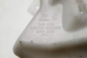 Hyundai i40 (2011–2026) Ausgleichsbehälter 254303Z100 - 2