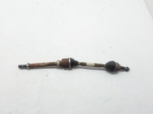   Arbre de transmission avant et ses composants  - 391005551R 