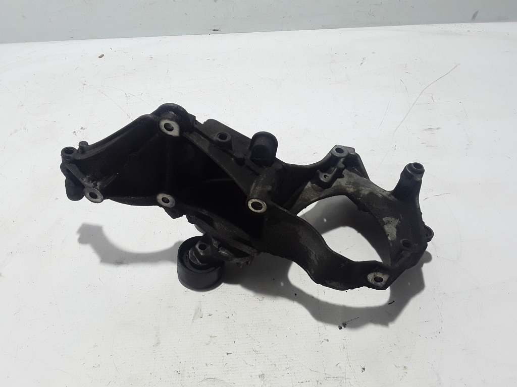 OPEL Vivaro A (2002-2006) Alternator bracket 8200016644 22445060