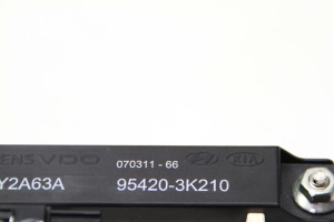 Hyundai ix35 (2009–2015) Antenna amplifier 954203K210 - 3
