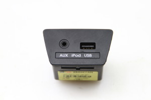 AUX-Anschluss - 961102S500TAN