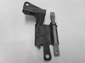 Sonstiger Halter - 638300353R