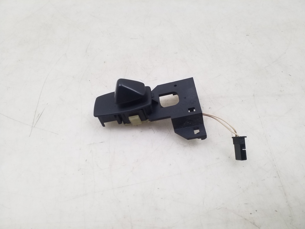 BMW 5 Series E60/E61 (2003-2010) Steering Wheel Adjustment Switch 6947786 25066127