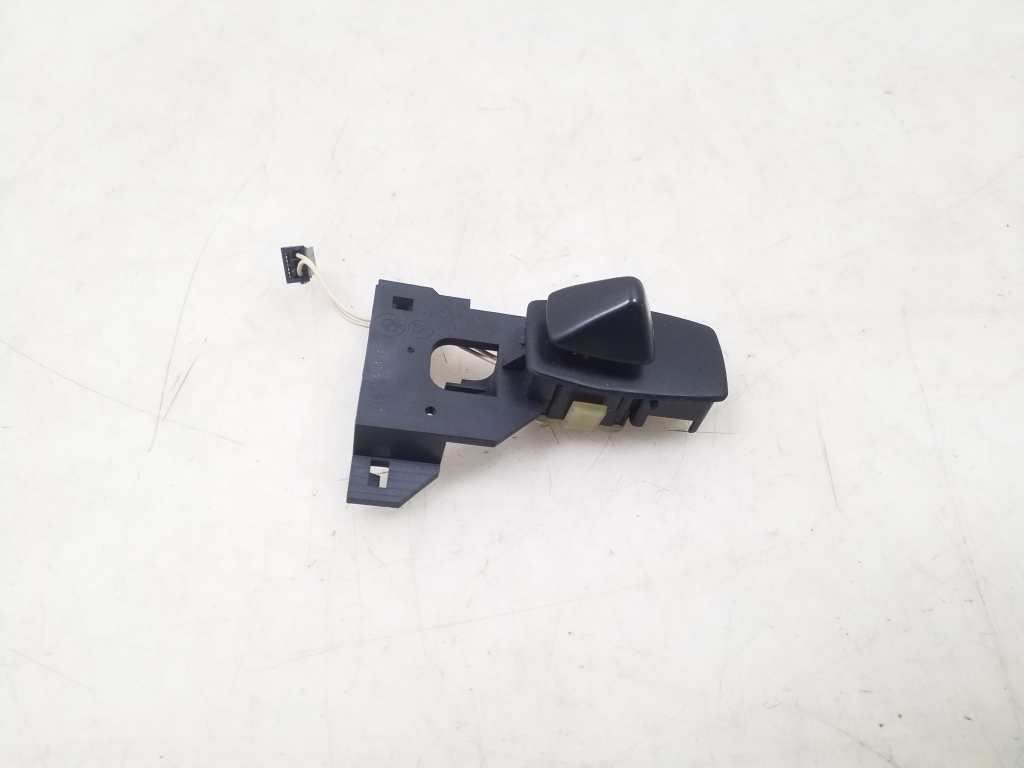 BMW 5 Series E60/E61 (2003-2010) Steering Wheel Adjustment Switch 6947786 25066127