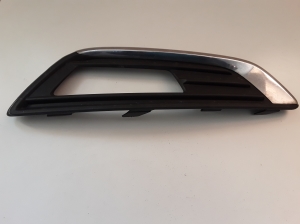   Front bumper fog lamp cover 