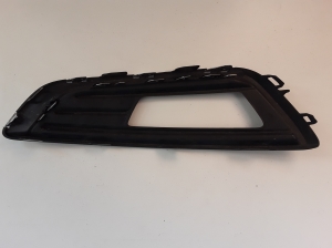  Front bumper fog lamp cover 