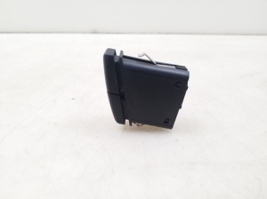 BMW 5 SERIES E61 (2004–2010) Warnblinkschalter 6919506 - 2