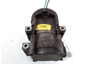 Ford Mondeo II (1996–2000) Konditsioneeri kompressor 17BYU-19D629-AA - 2